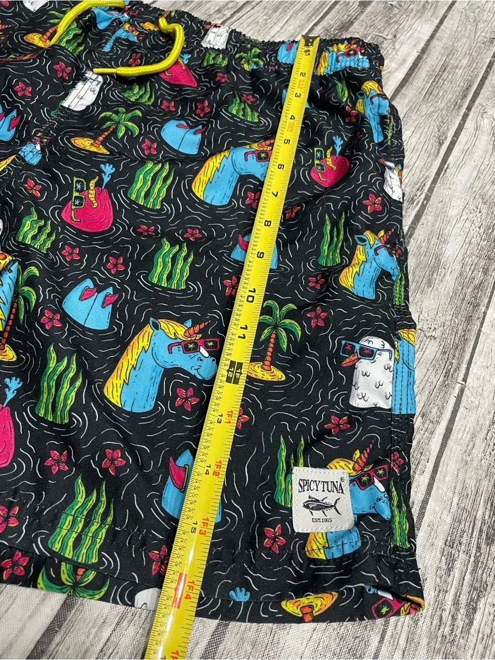 Men’s Medium Spicy Tuna Fun Unicorn Party Print Maximalist Swim Trunks Shorts
